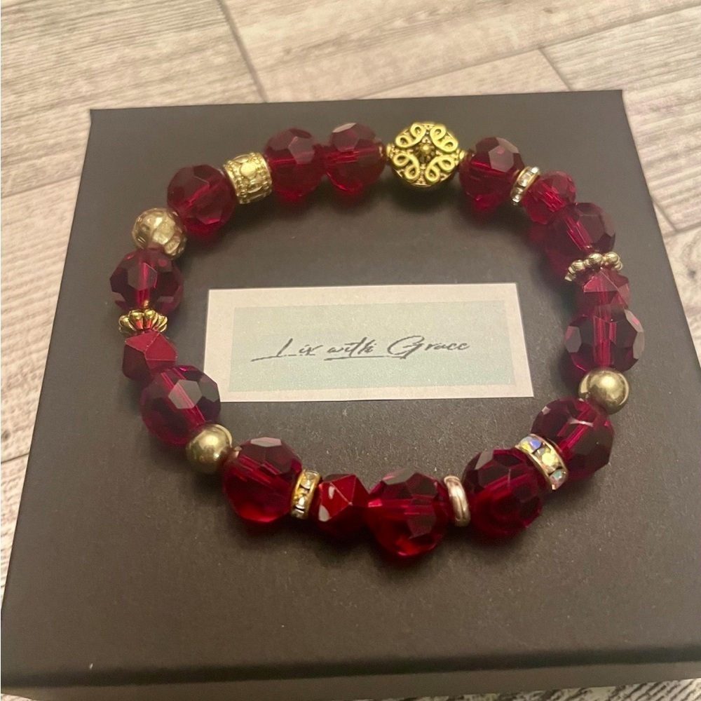 Red Crystal with gold details stretch bracelet, beaded festive, holiday - Picture 7 of 7